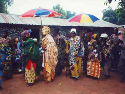 Tanzen und Trommeln in Benin